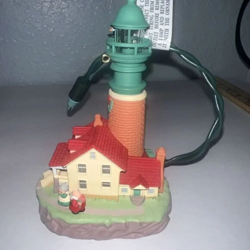 2001 Hallmark Keepsake Ornament Lighthouse Greetings‎ Magic Collector's Series